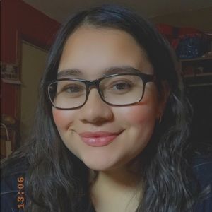 Meet your Posher, Elidia